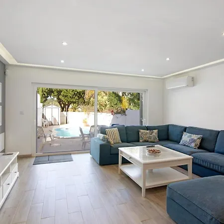 Alisha's Vila